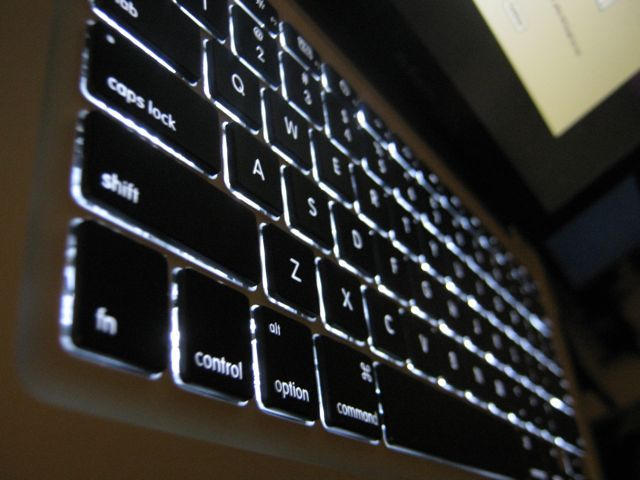 Apple MacBook Pro MJLQ2LL/A Backlit Keyboard