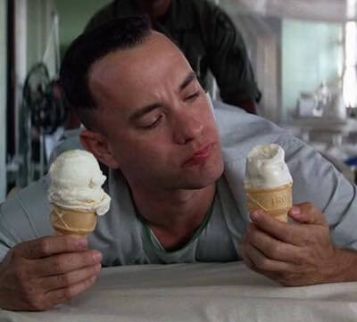 Forrest Gump - Tom Hanks holding two ice creams